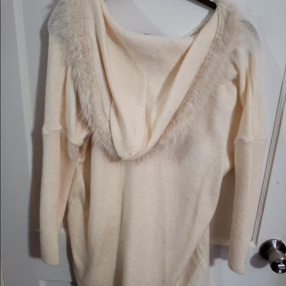 Sweater - Picture 3 of 4